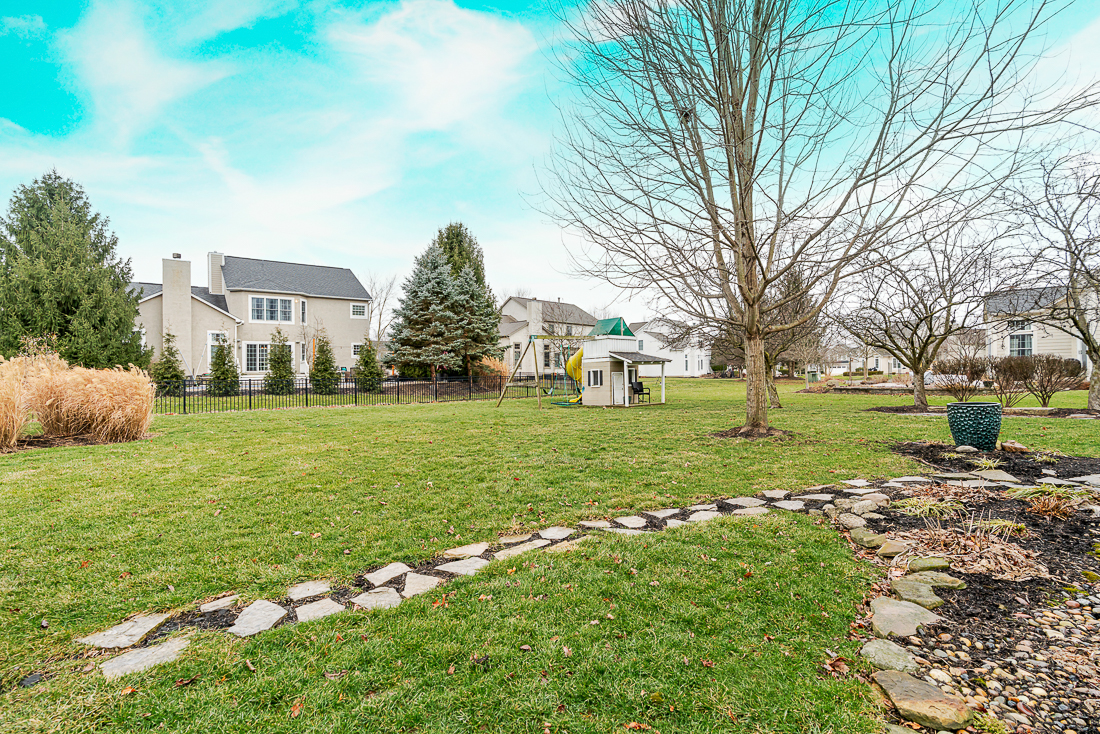 5794 Burnett Dr. N -5