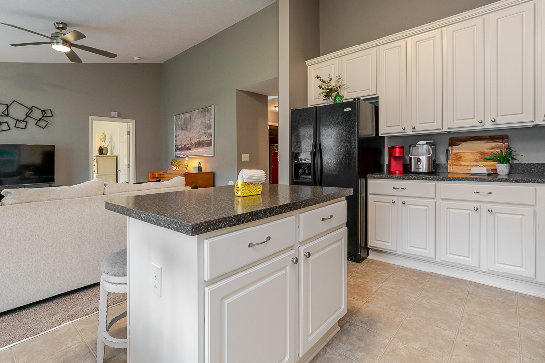 6036 Carlatun Street-13