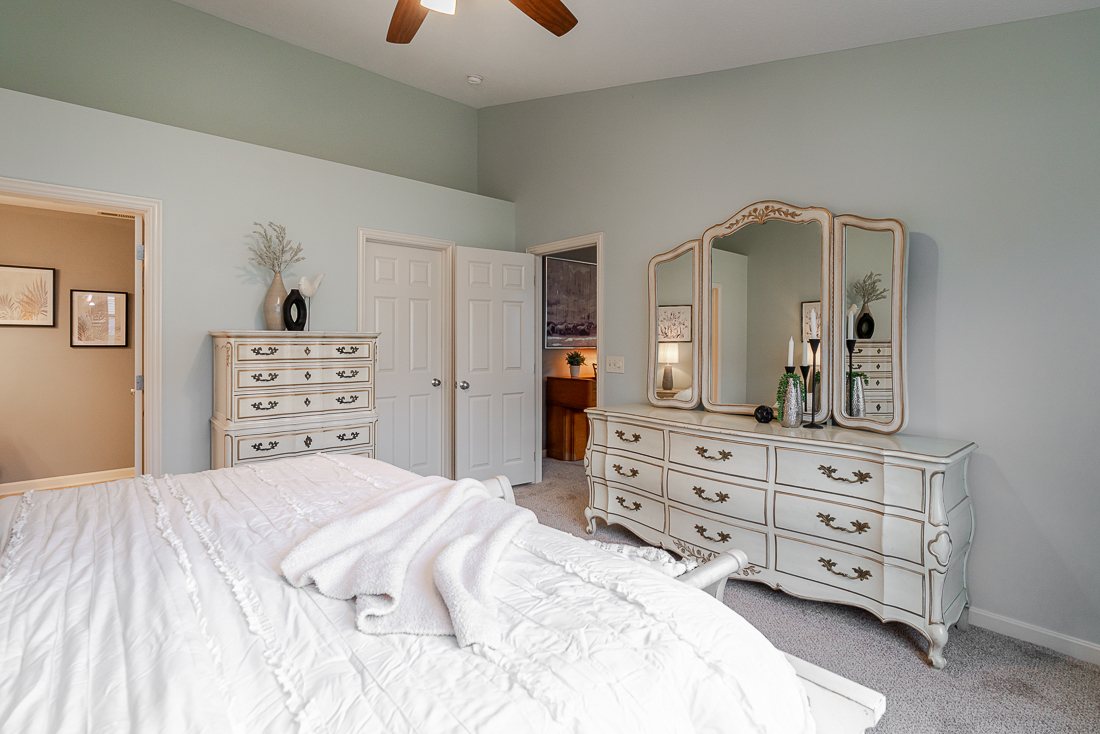 6036 Carlatun Street-22