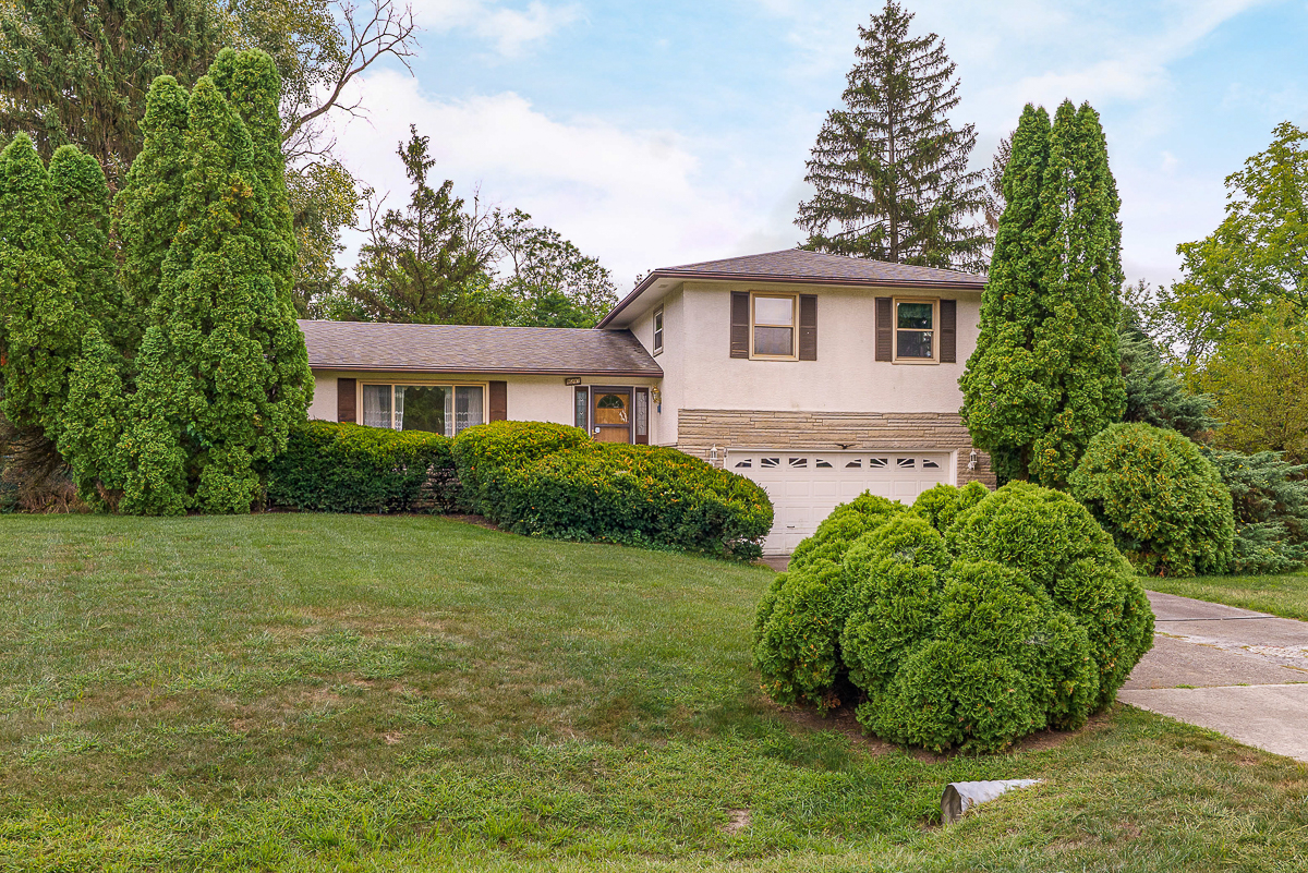 6297 Barberry Hollow-1