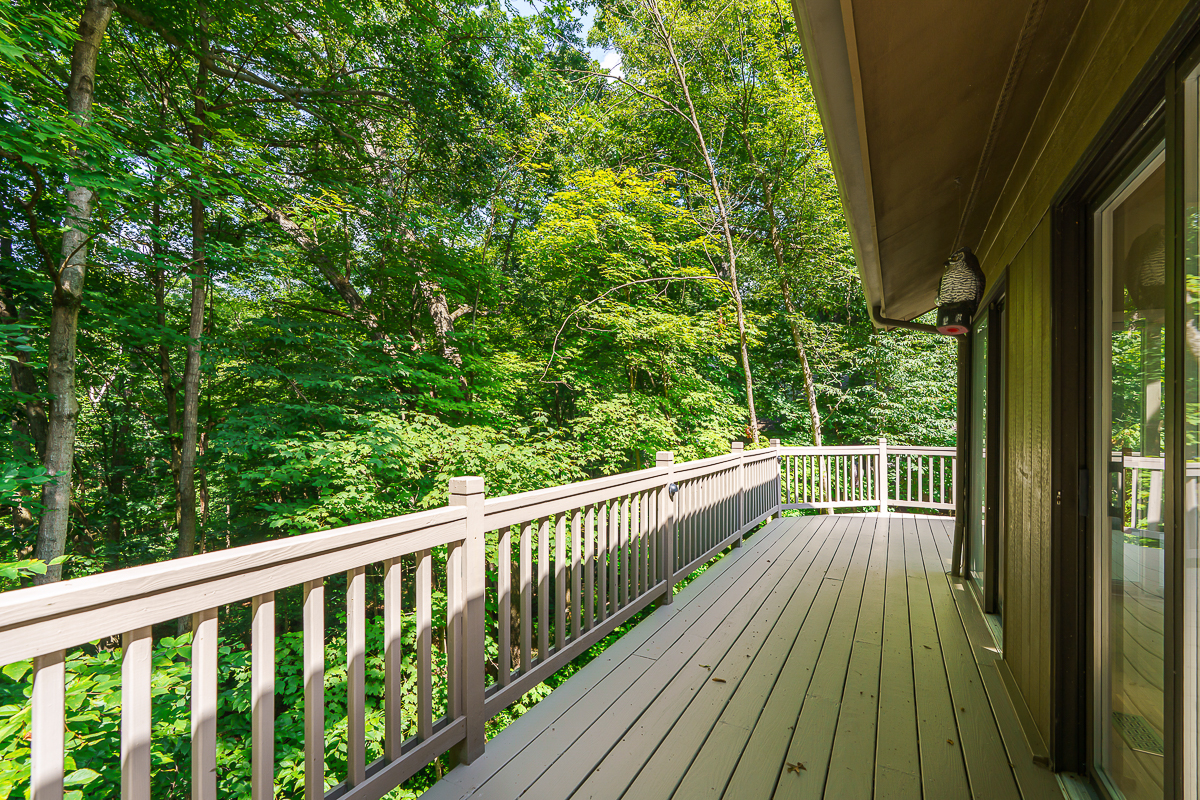 630 Woods Hollow Ln-23