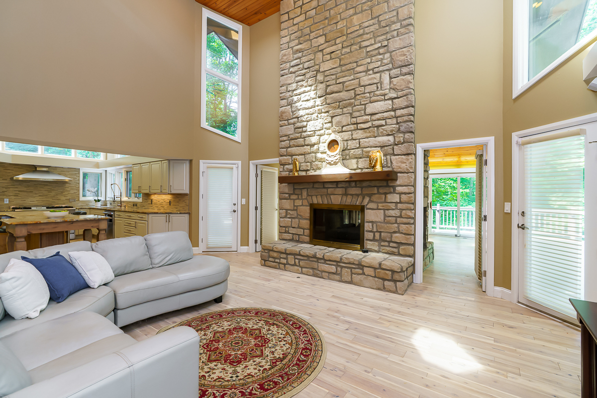 630 Woods Hollow Ln-46