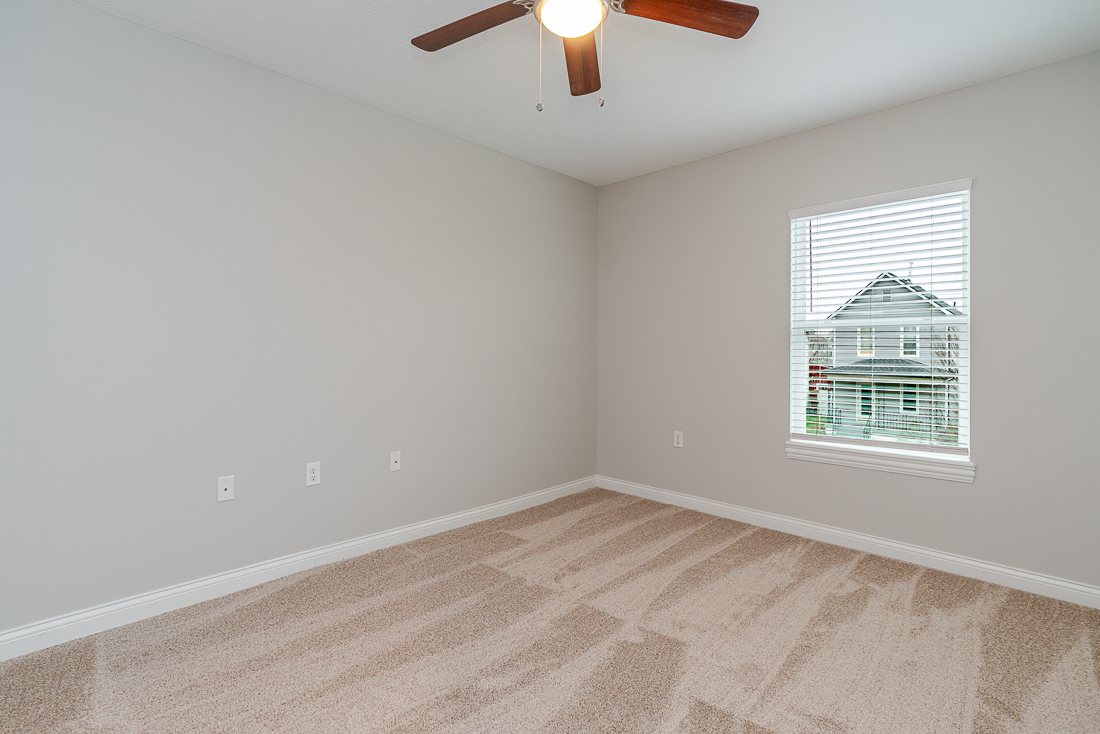 632 e Whittier St-18