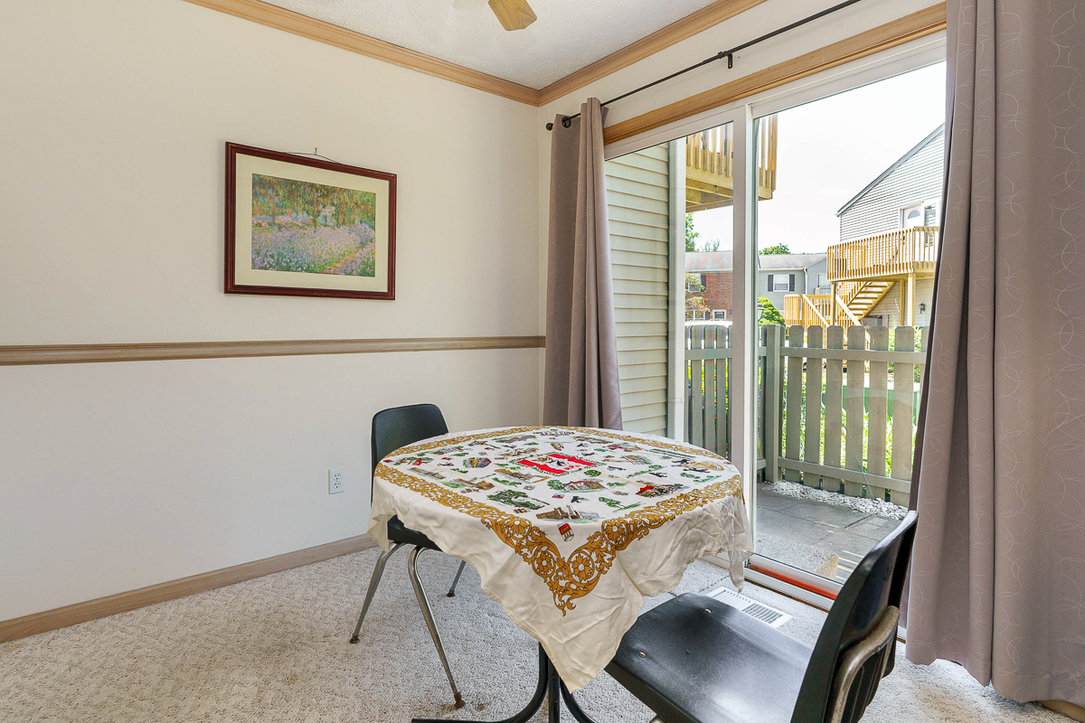 6357 New London Dr-13