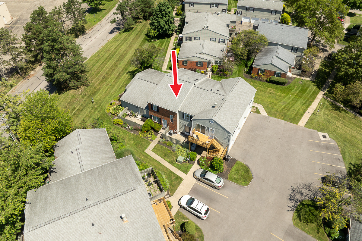 6357 New London Dr-5