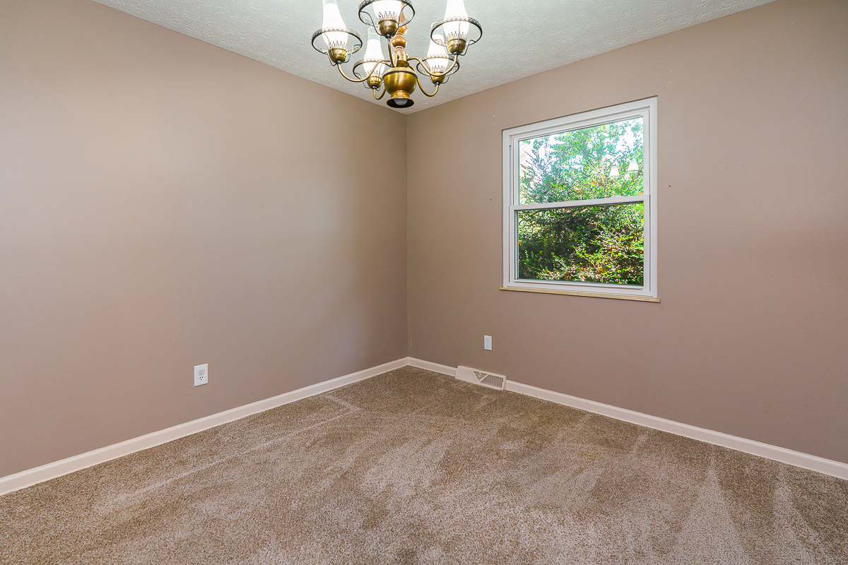 6496 Hearthstone Ave-18