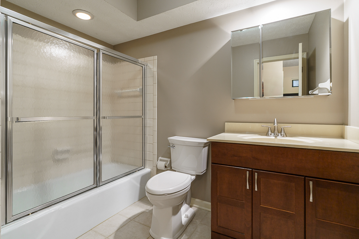 6496 Hearthstone Ave-24