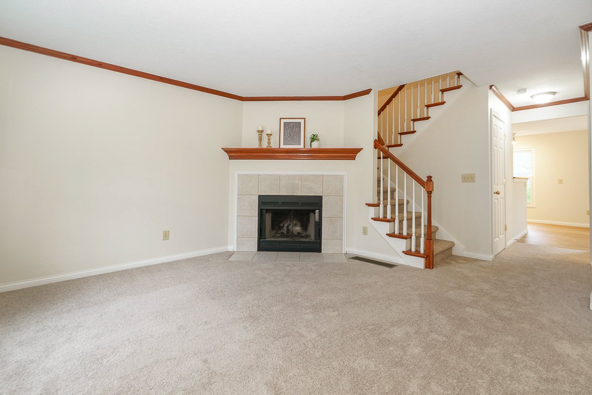 6644 Eastland Ct-18