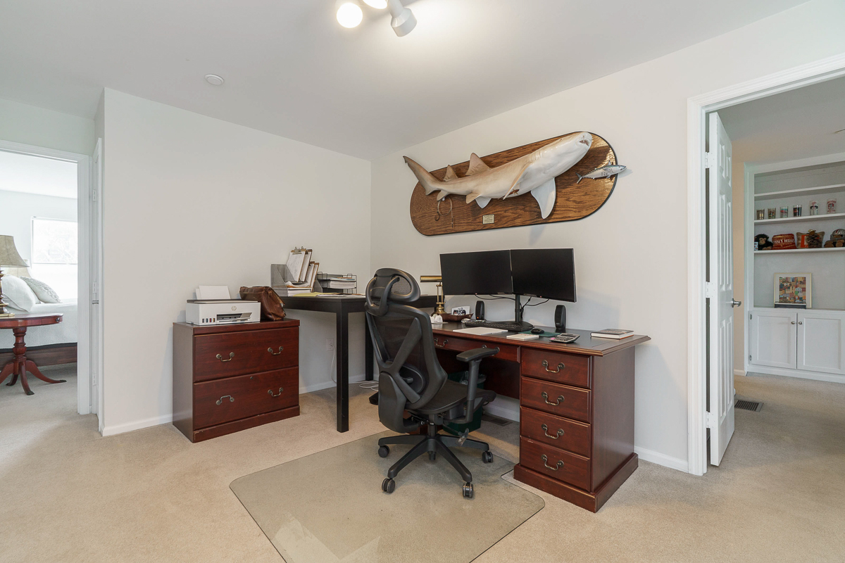 704 Park St-30