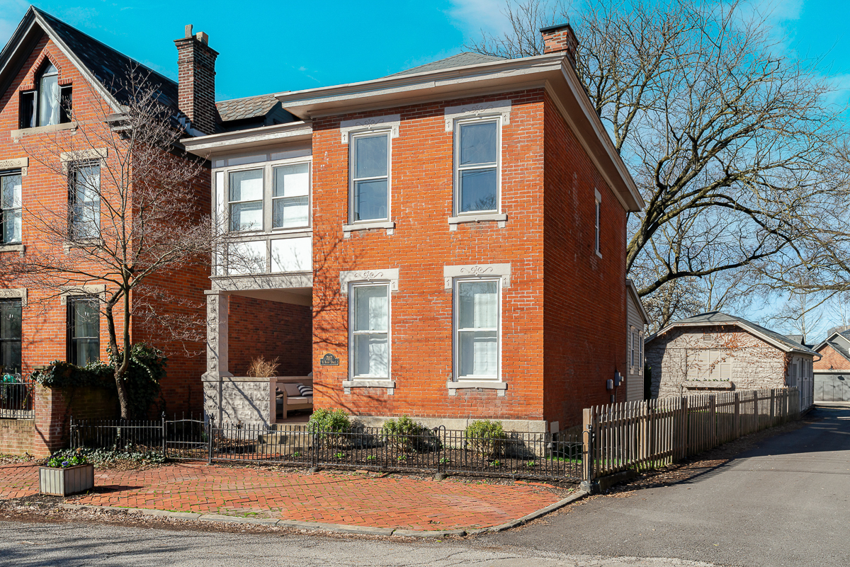 707 s 6th St-5