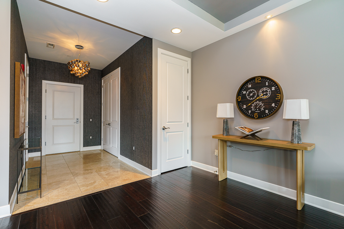 250 Daniel Burnham Sq #707-15