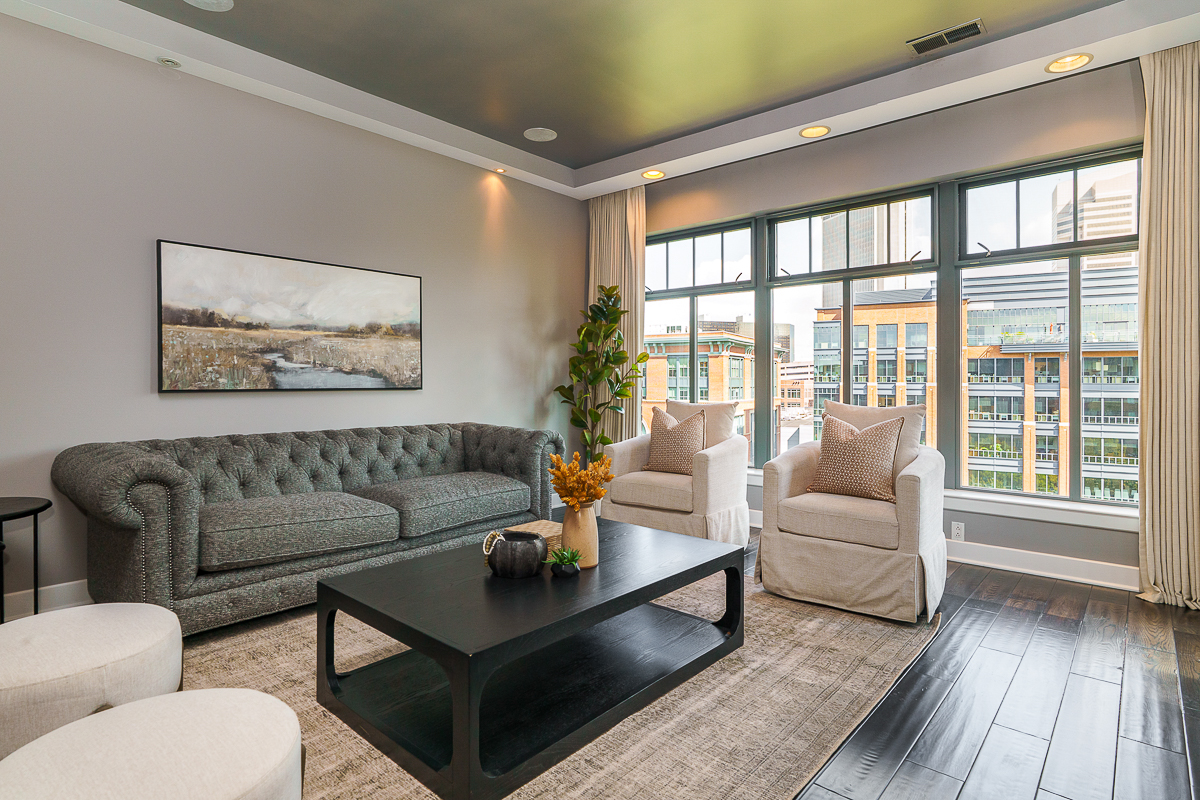 250 Daniel Burnham Sq #707-20