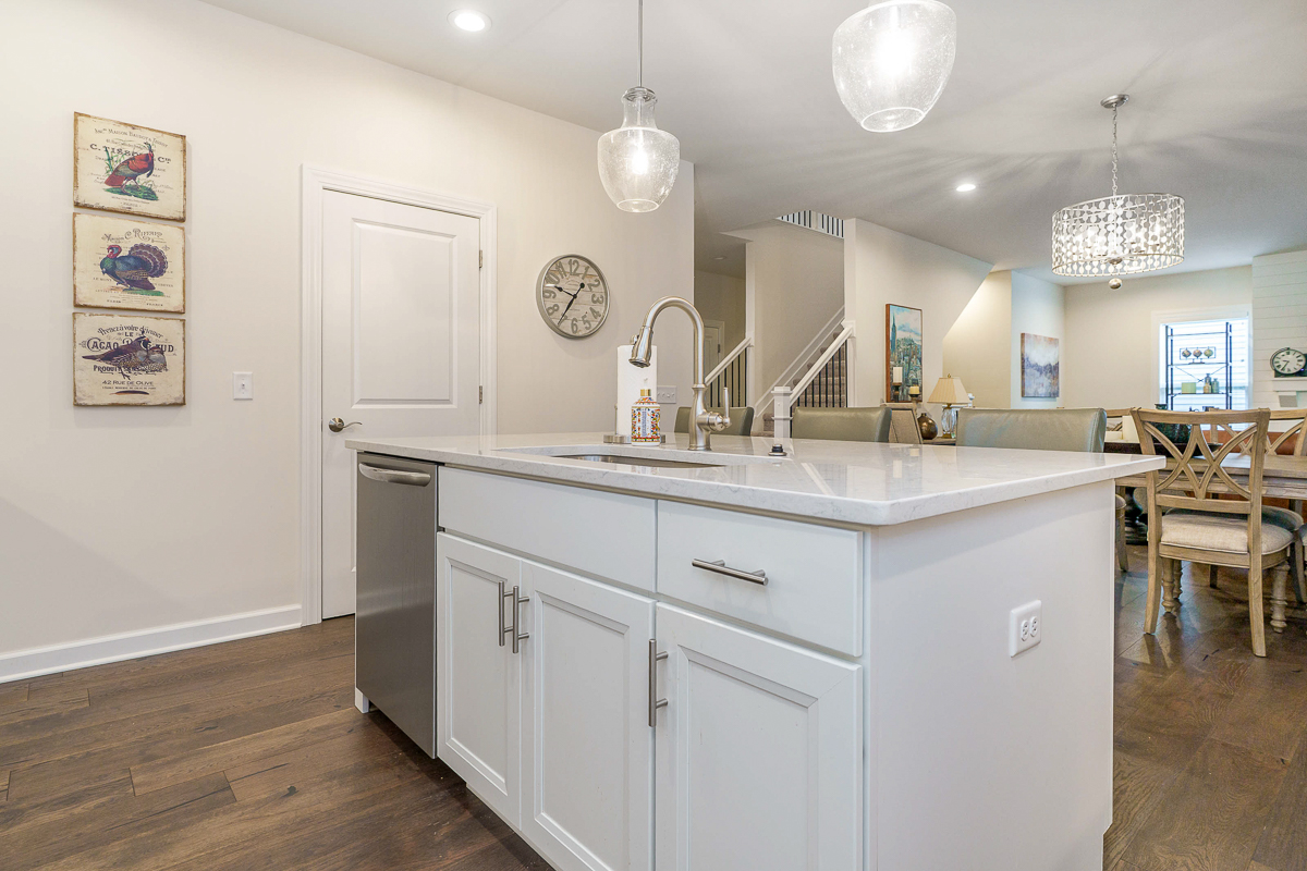 7678 Gateway Blvd-29