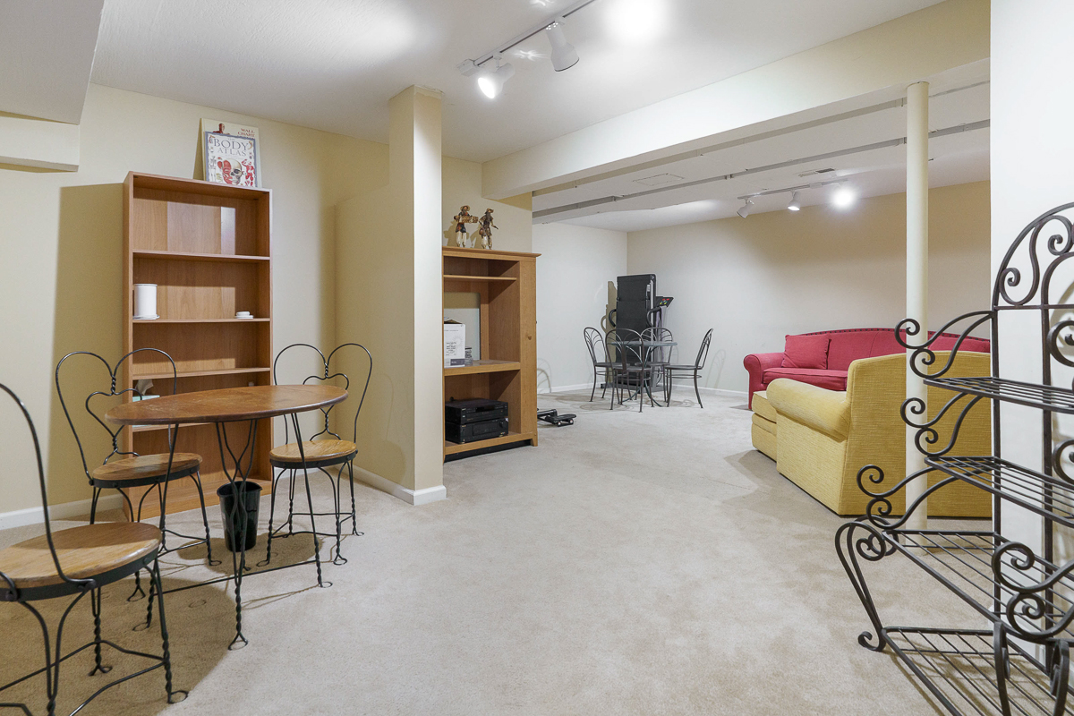 7799 Manorgate St.-21