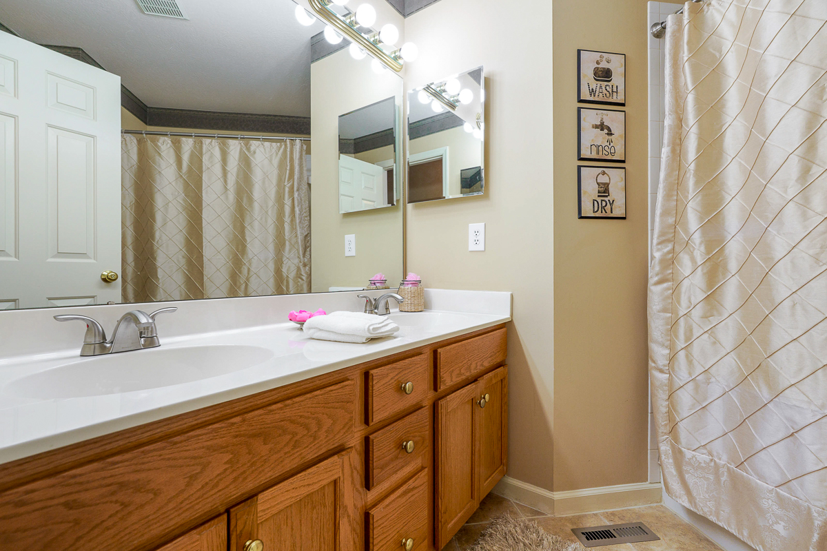 7799 Manorgate St.-44