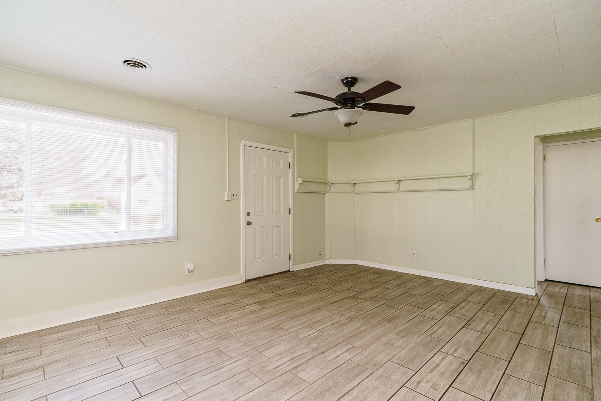 805 Exeter Rd-13