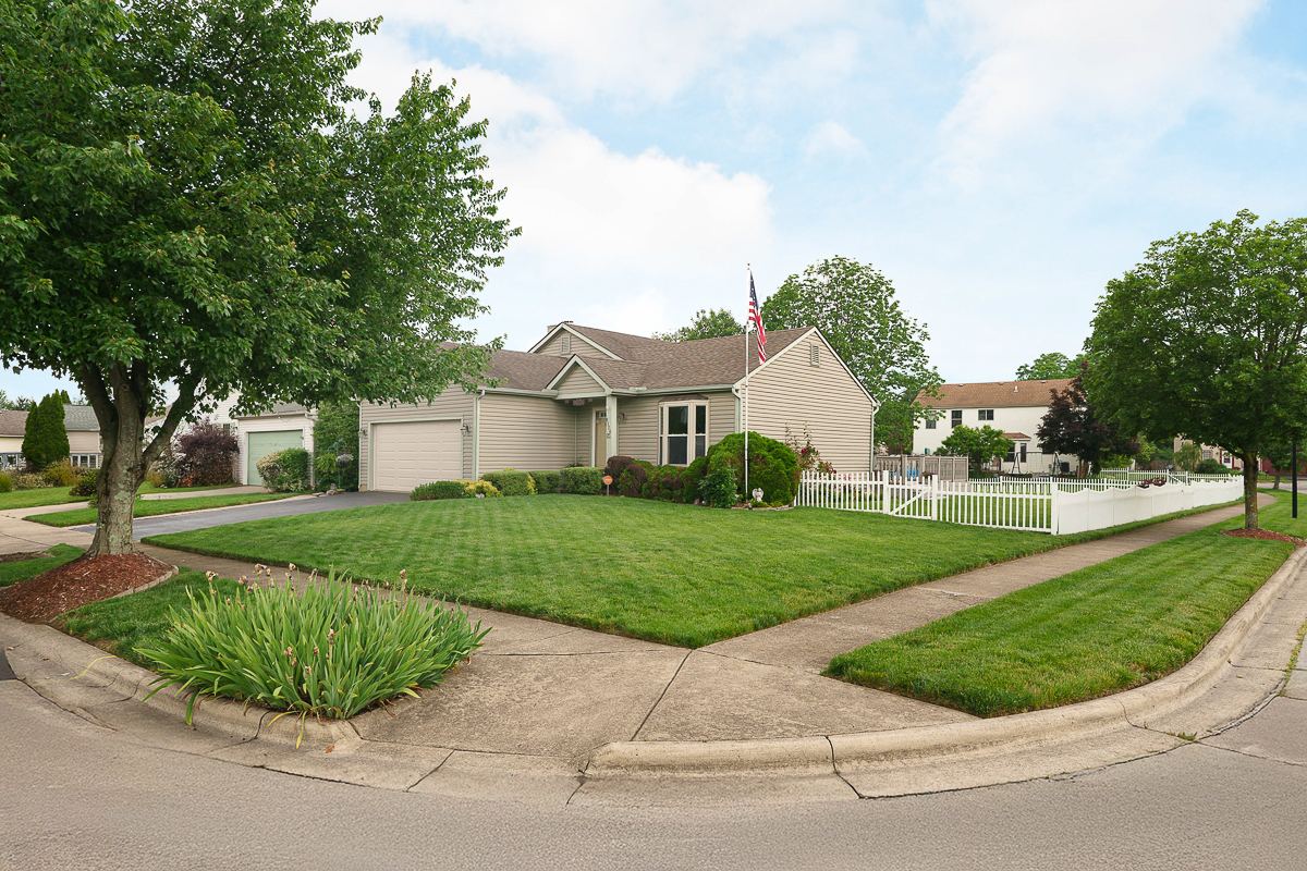 8126 Mandalay Rd-4