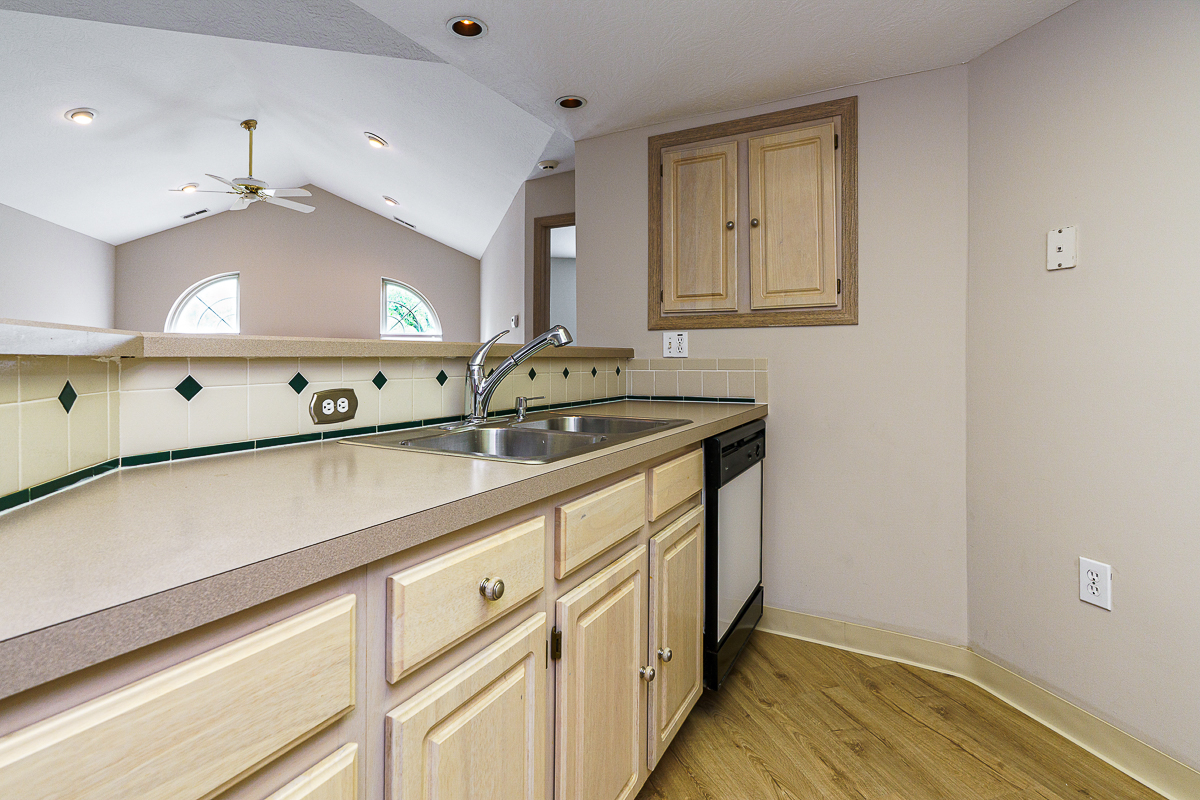 9427 Clermont Cir-24