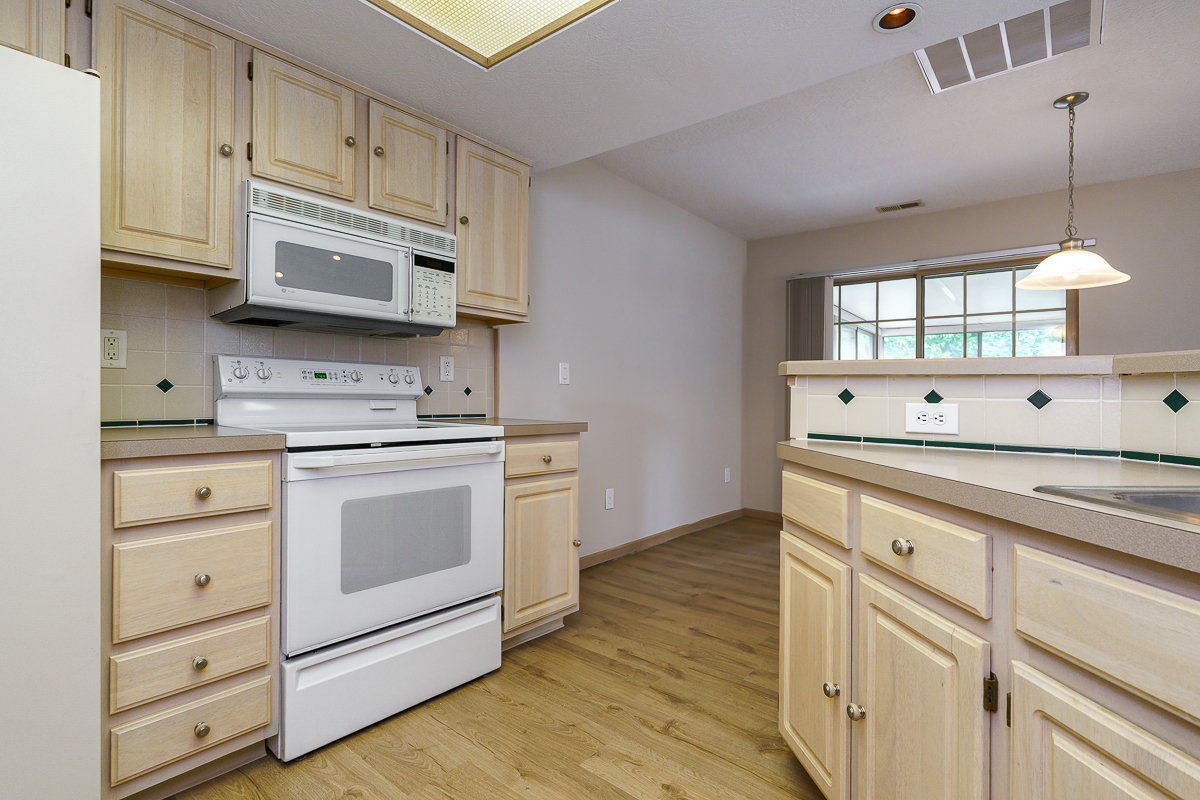 9427 Clermont Cir-26