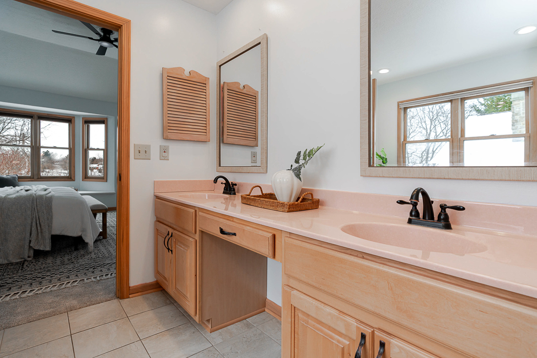 9800 Oxford Circle-39