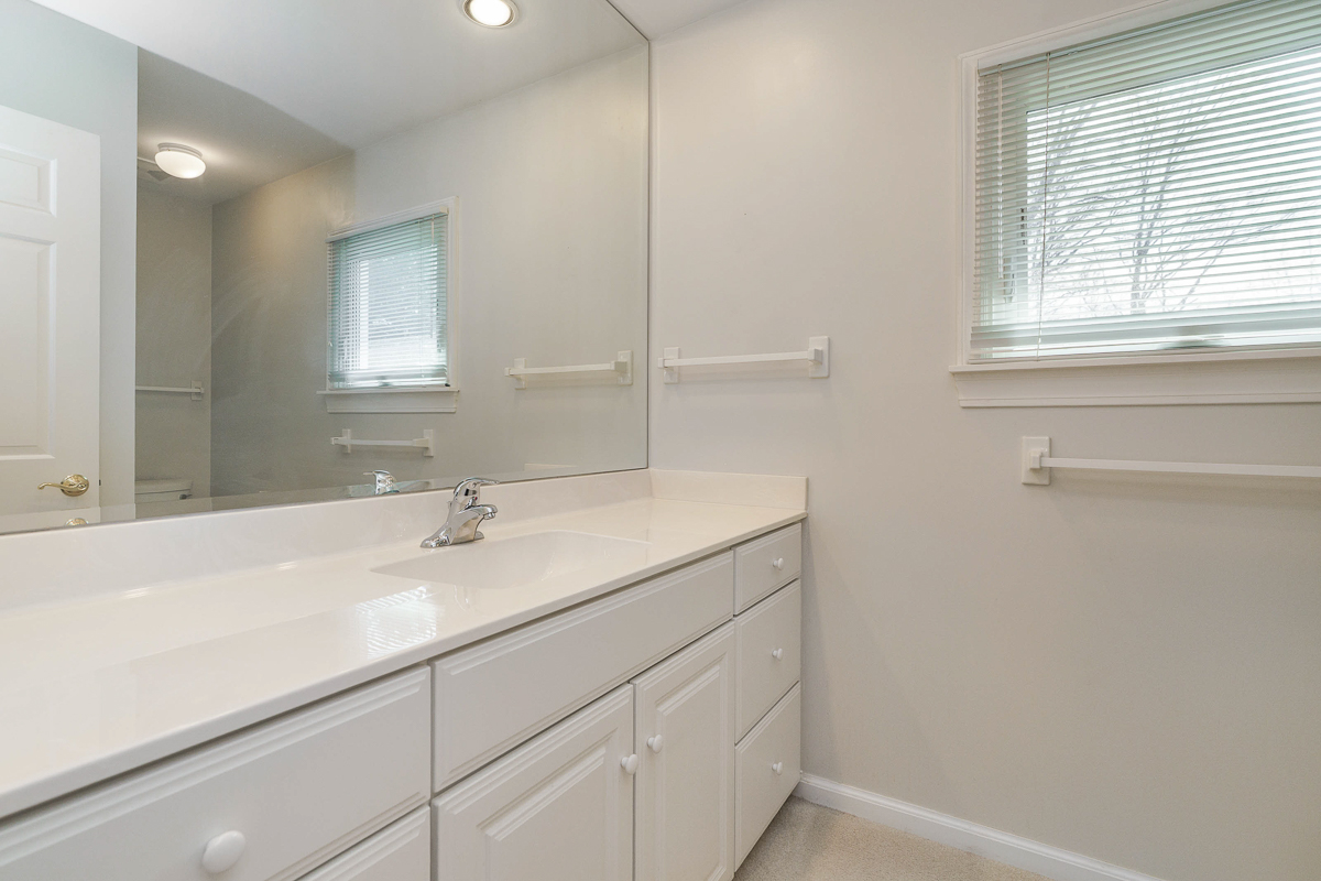 988 Danvers Ave-47