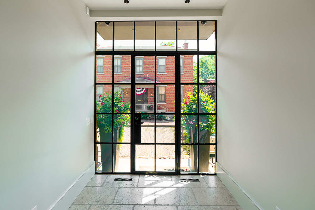 252 e Beck St-------4