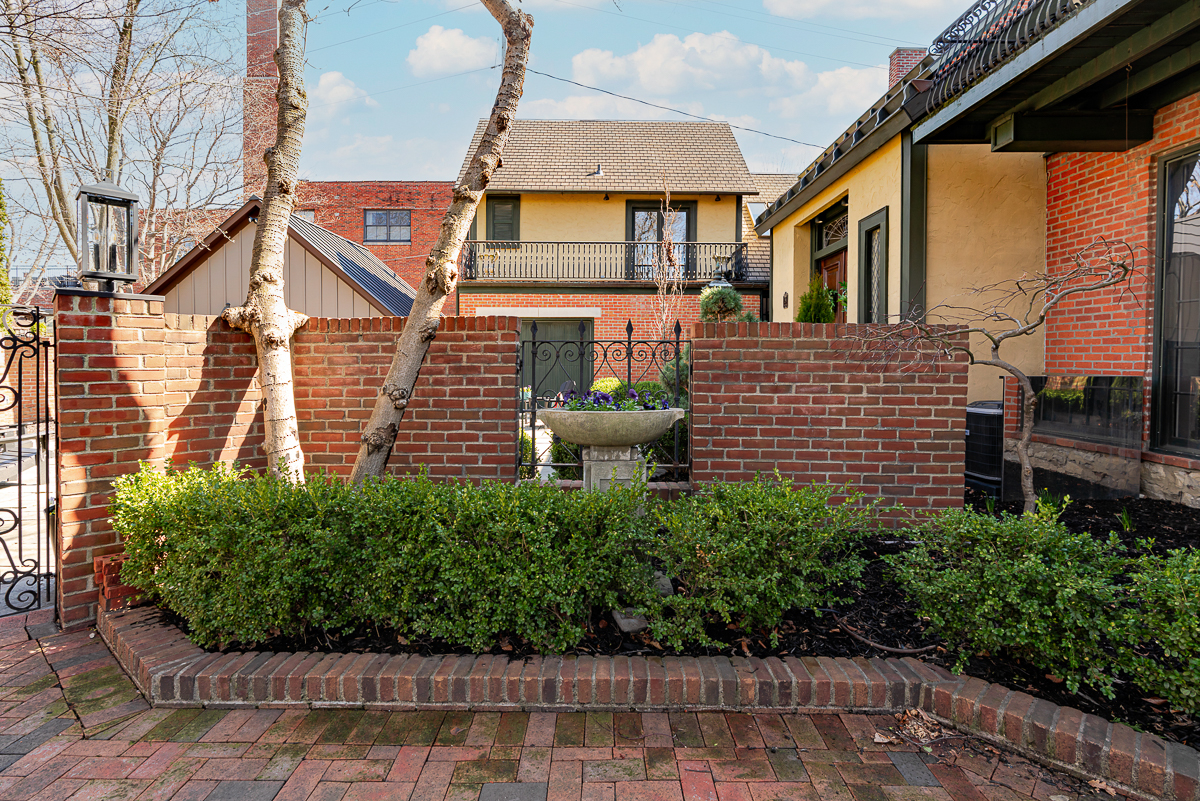 291 E Beck St ext-8