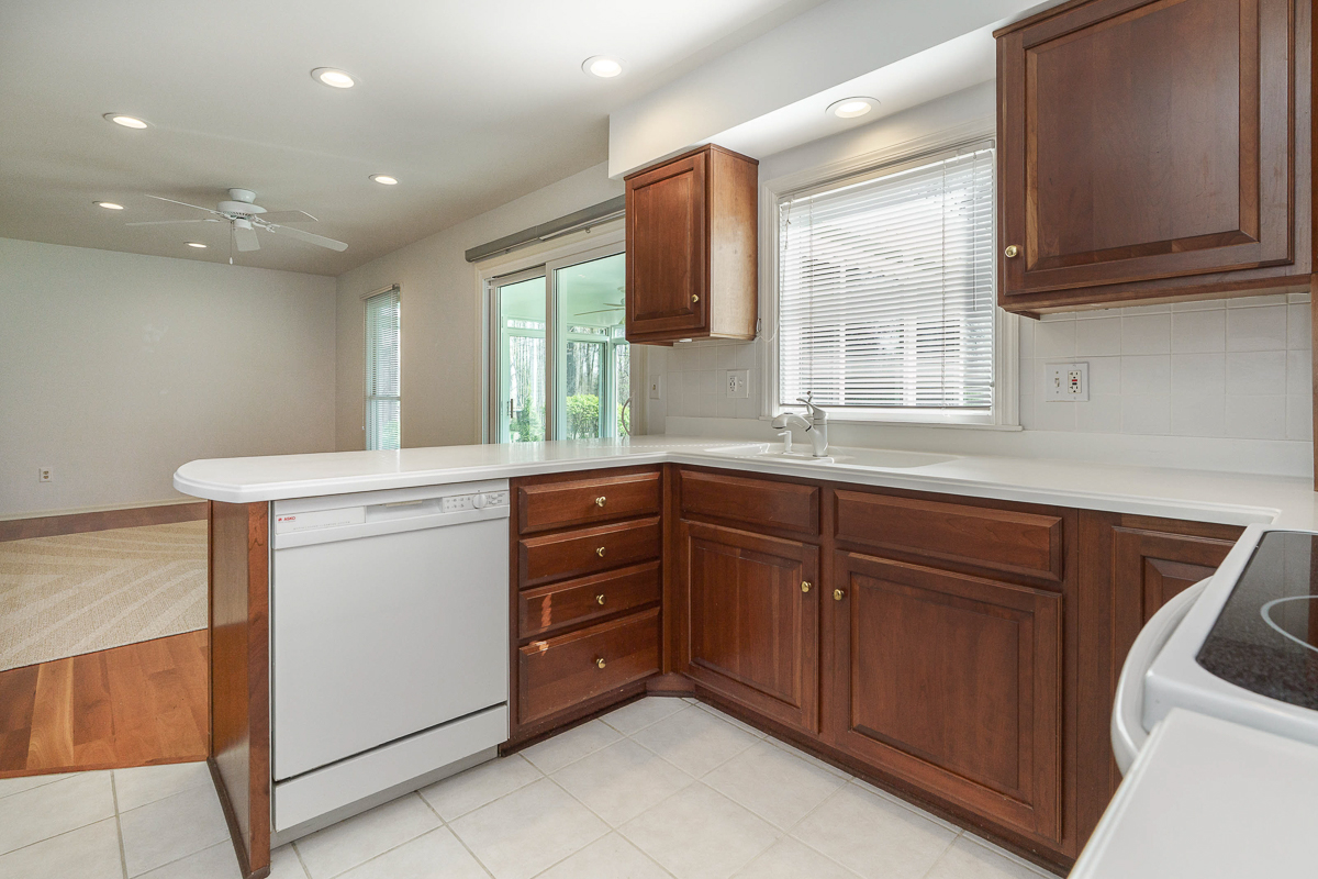988 Danvers Ave-23