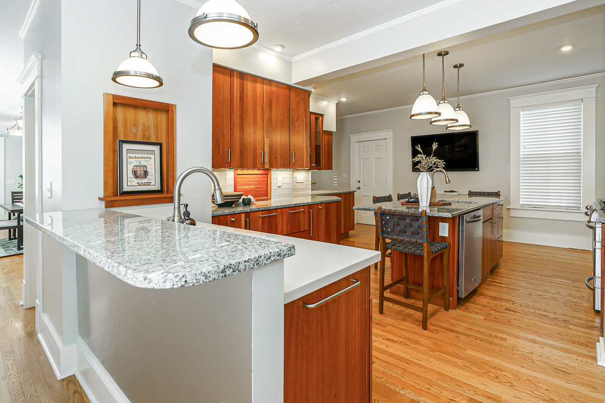 243 e Whittier St------10