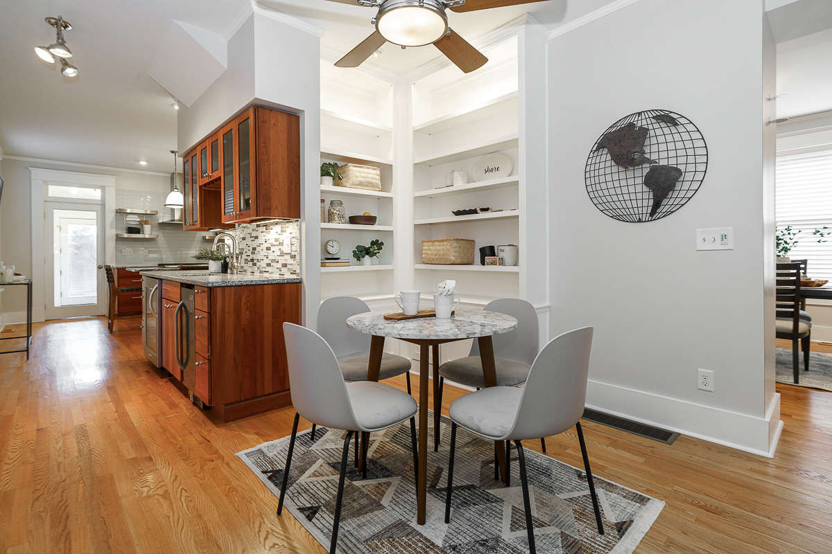 243 e Whittier St------24