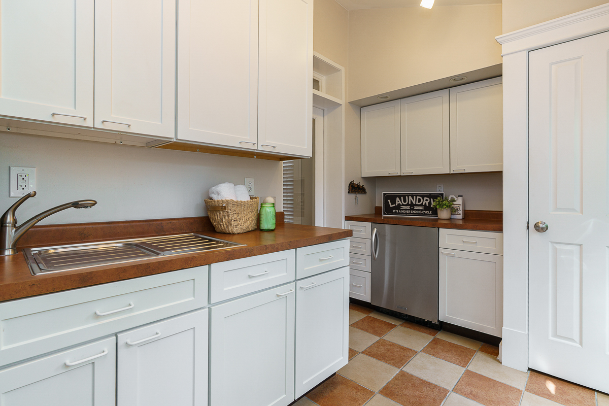 243 e Whittier St------8