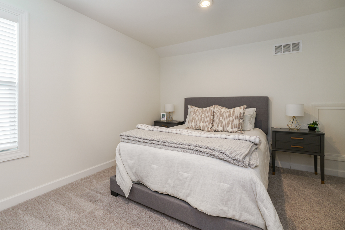 7652 Gateway Blvd --38