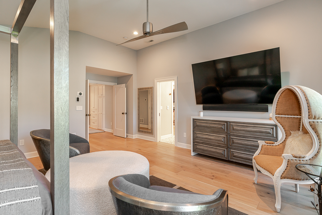 1968 N Devon Rd.-117