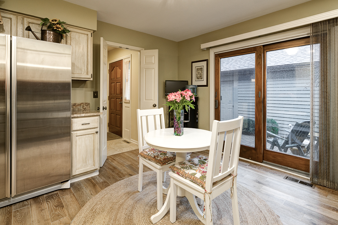 1114 Strathaven Dr North-18