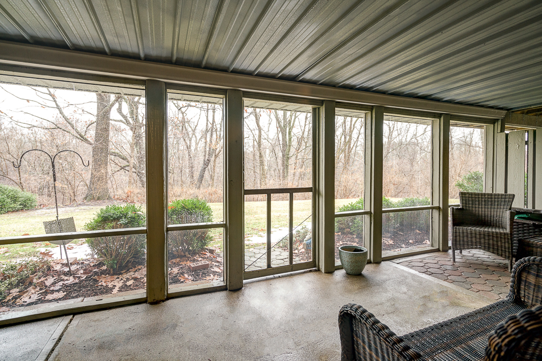 1114 Strathaven Dr North-8