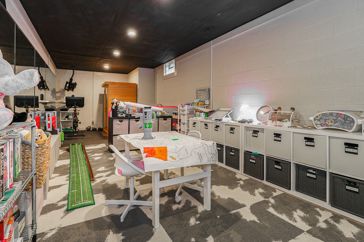 1808 Upper Chelsea Rd. -21