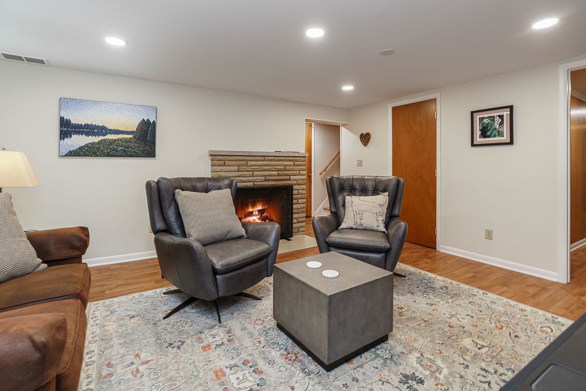 3965 Wynding Dr edit-4