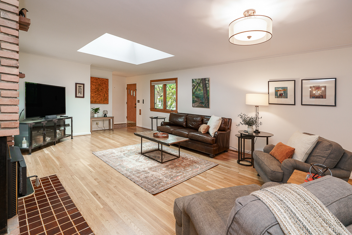 3965 Wynding Dr edit-8